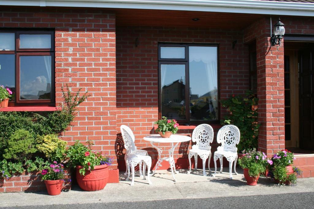 Hazelbrook Bed & Breakfast Westport Exterior photo